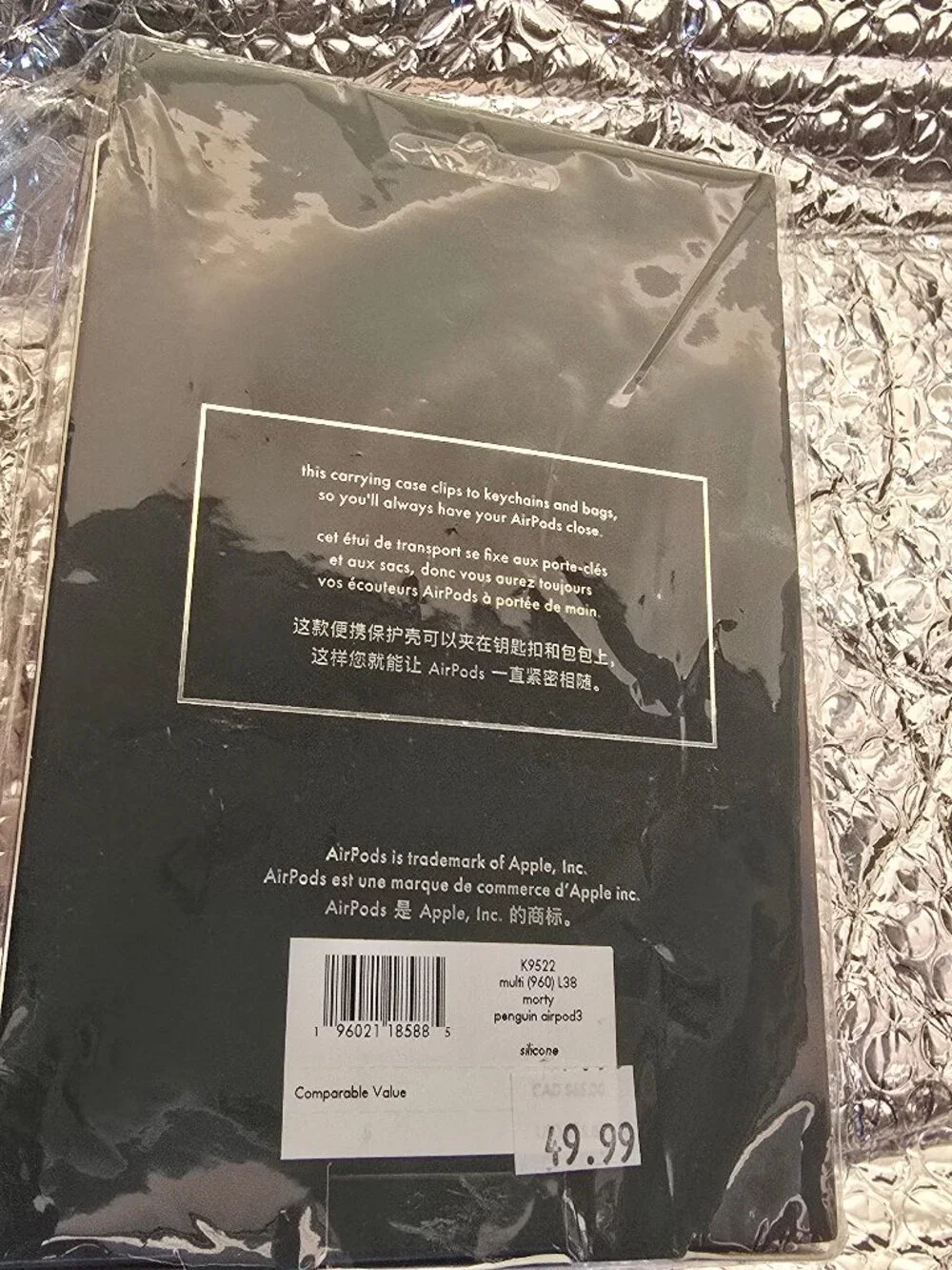NIB Kate Spade Penguin Silicon Airpod Case